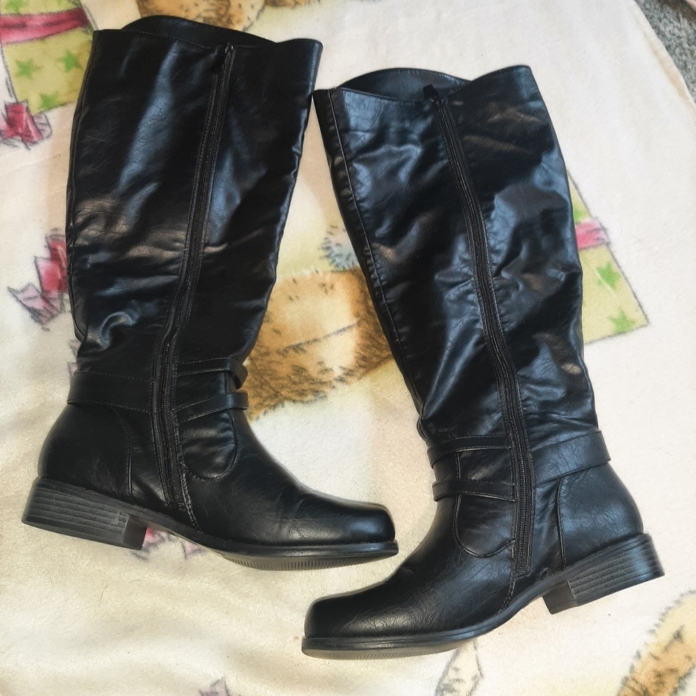 Riding boots